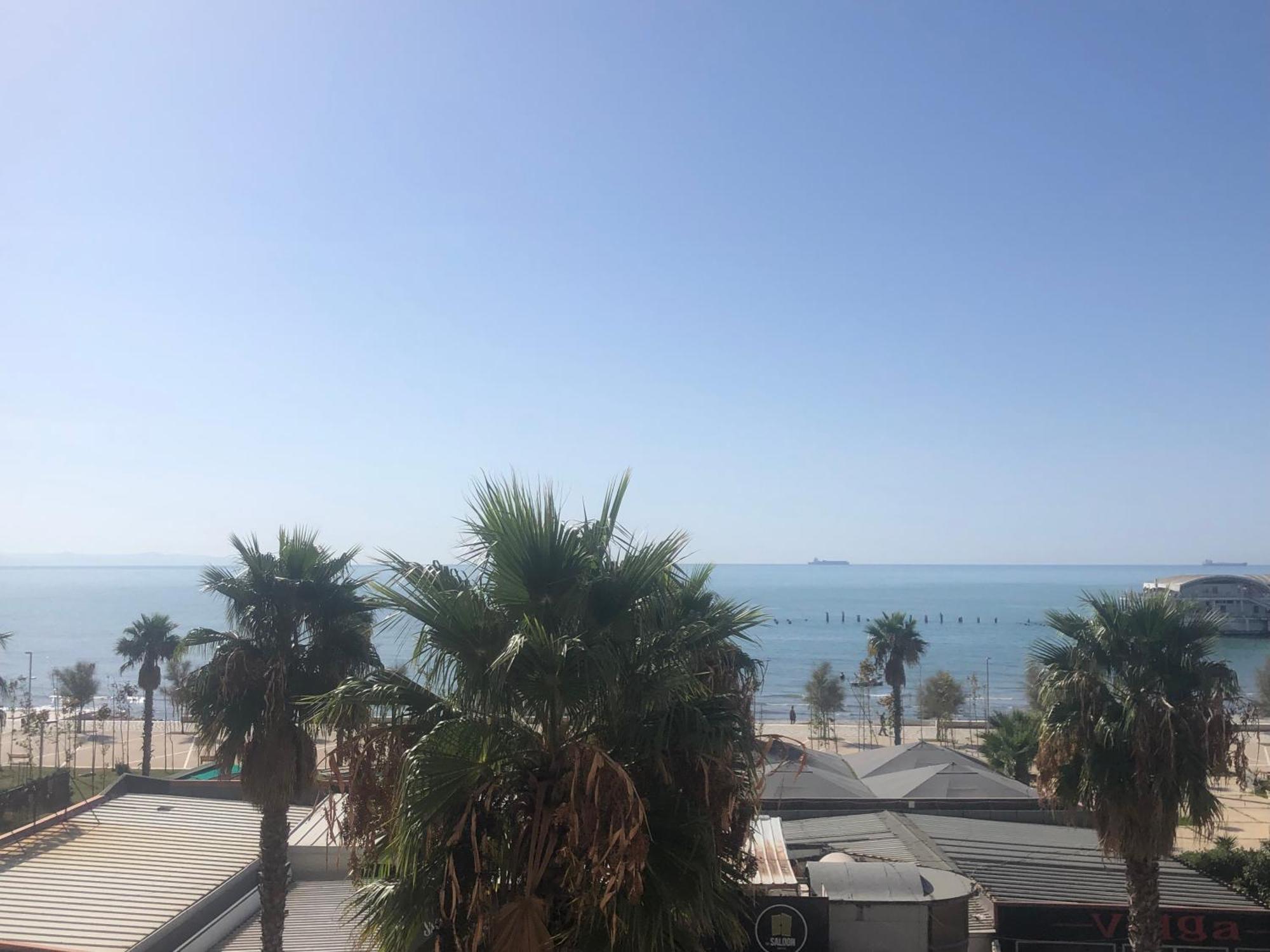 Vollga Four Seasons Apartment Durrës Exterior foto